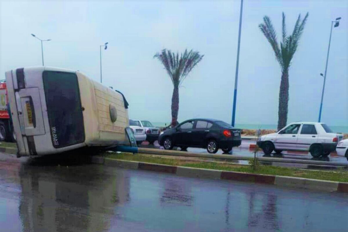 واژگونی مینی بوس