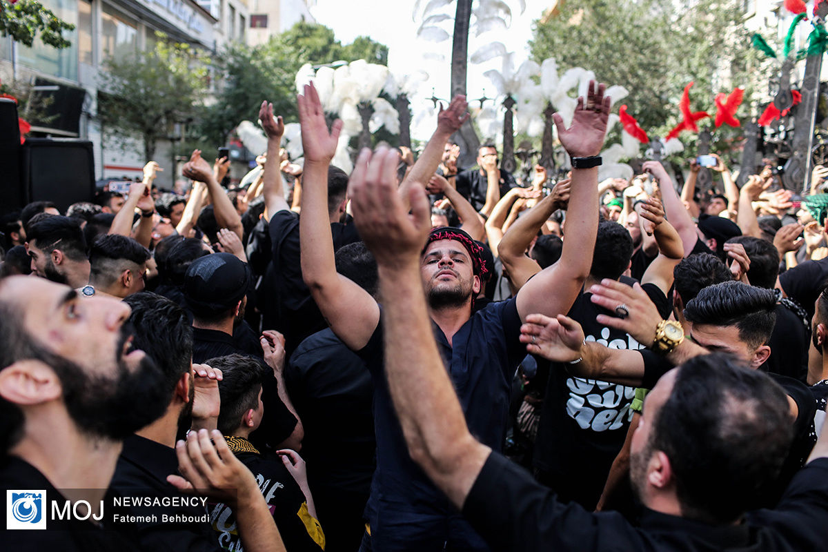 مراسم عزاداری روز عاشورا در تهران