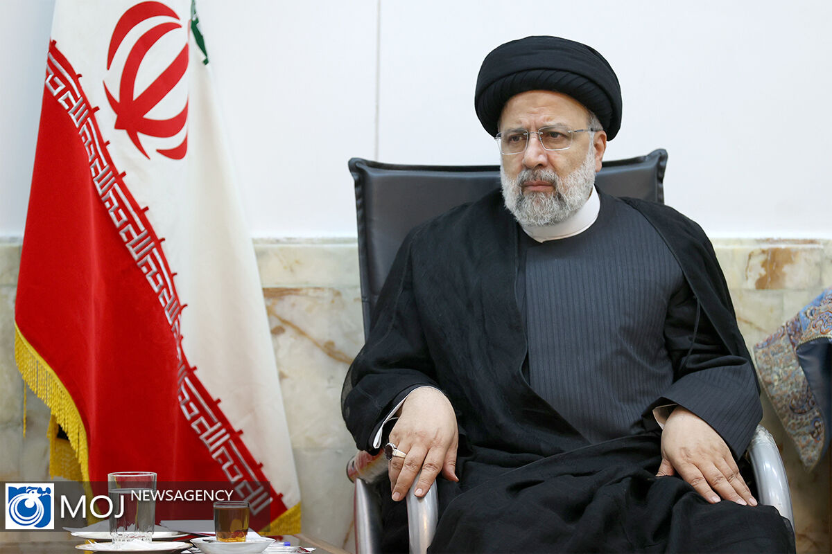 دیدار جمعی از علما و اعضای جامعه مدرسین قم با رئیس جمهور