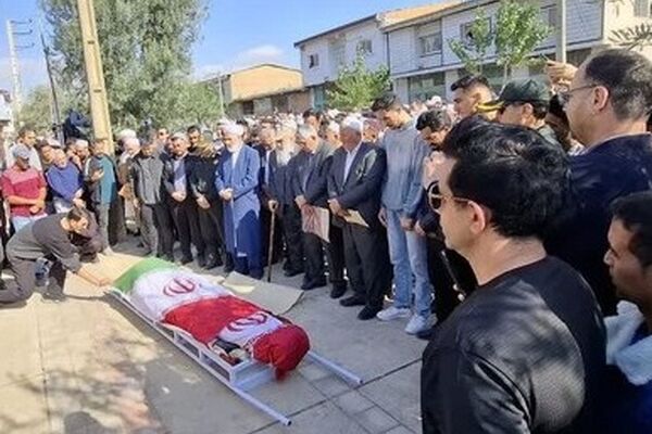 بدرقه سراسر اشک و اندوه برای صابر کاظمی در گلستان