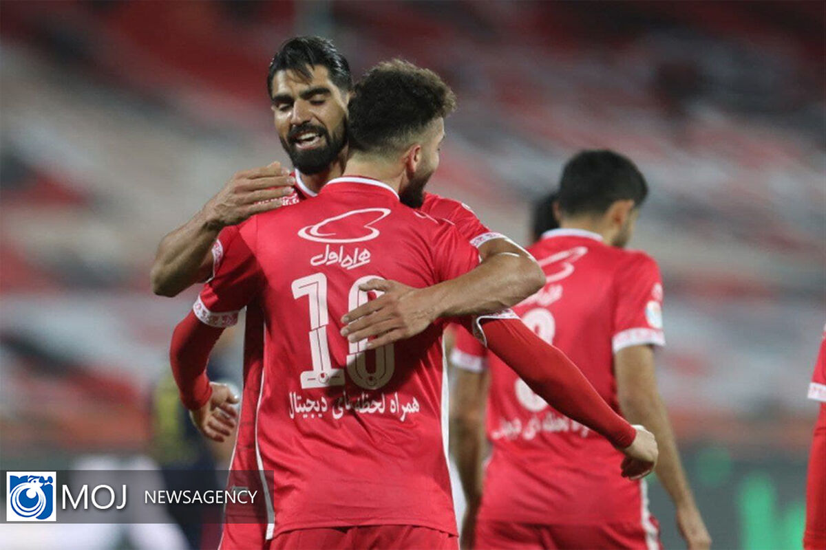 دیدار تیم های فوتبال پرسپولیس و نساجی