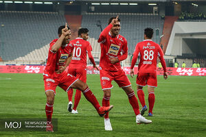 دیدار تیم های فوتبال پرسپولیس و استقلال خوزستان