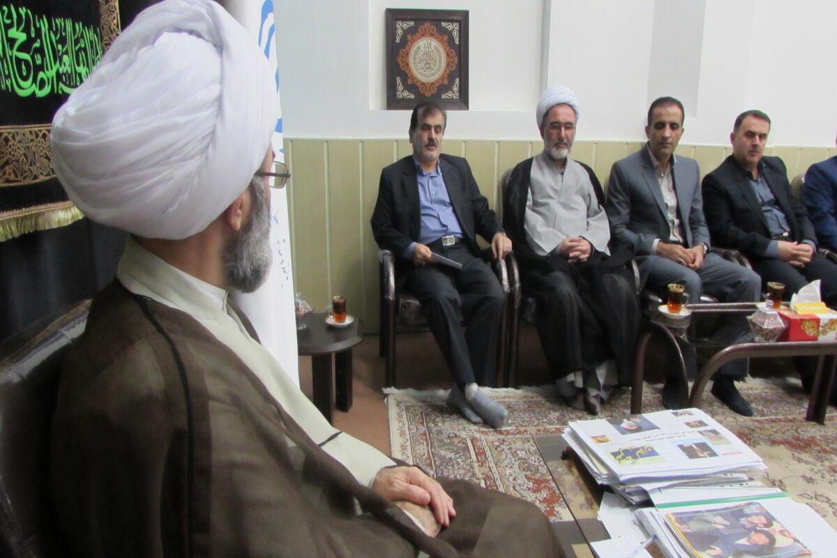 دیدار مدیران بیمه سلامت با آیت الله فلاحتی