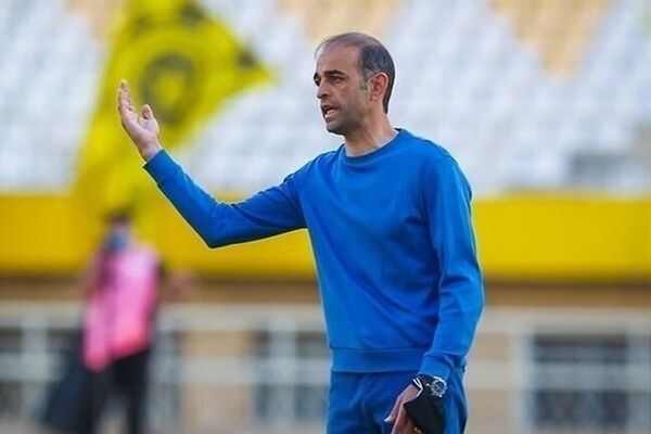 باید بین دو نیمه هر ۱۱ بازیکن را تعویض می‌کردم!