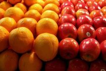 ۸۰۰ تن میوه شب عید در مشهد ذخیره می شود