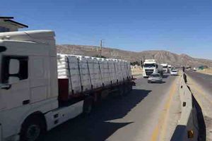 افزایش ۲۵ درصدی ترانزیت کالا از پایانه مرزی شهید سلیمانی (مرز مهران) در استان ایلام در نیمه نخست امسال