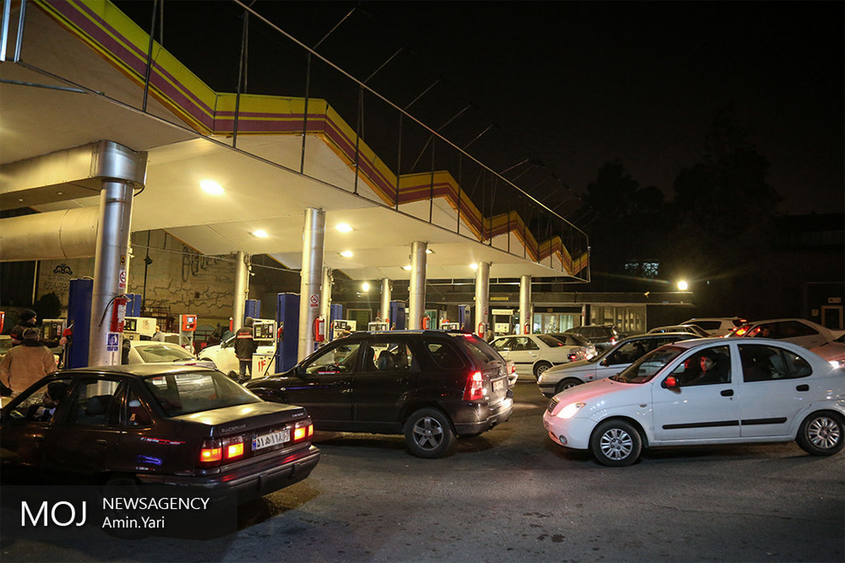 صف طولانی پمپ بنزین پس از وقوع زلزله ۵.۲ ریشتری تهران 