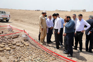 مین روبی بیش از دو‌ و نیم کیلومتر مسیر داخل خاک عراق / کشف بیش از ۲ هزار مین ، خمپاره و ادوات جنگی