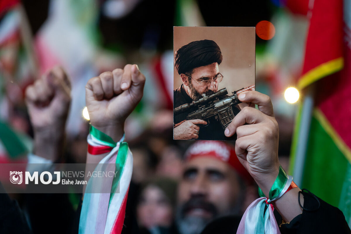 اجتماع حمایت از رزمندگان در مقابله با دشمن آمریکایی - صهیونی