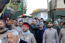پیکر شهید مدافع حرم "یعقوبی" بر روی دستان مردمان رشت تشییع شد/این گل پرپر ما هدیه به رهبر ما+تصاویر
