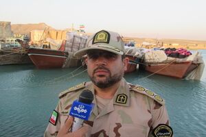 توقیف دو فروند لنج صیادی غیرمجاز در ابوموسی / 10 متهم ایرانی و پاکستانی دستگیر شدند