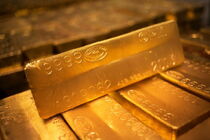 طلای جهانی در مسیر افزایش قیمت ماند