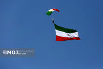 عملیات چتربازی توسط تکاوران تیپ نوهد اجرا شد