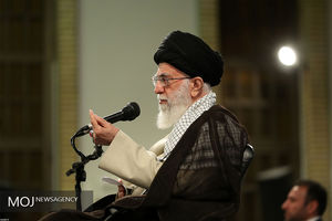 مذاکره با دولت کنونی آمریکا سمّ مضاعف است/ هر جا در مقابل دشمن مقاومت کردیم، جواب گرفتیم