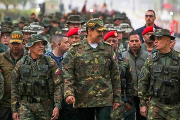 نیکولاس مادورو برای استقرار واحدهای چریکی سبک ویتنامی در ونزوئلا دستور داد