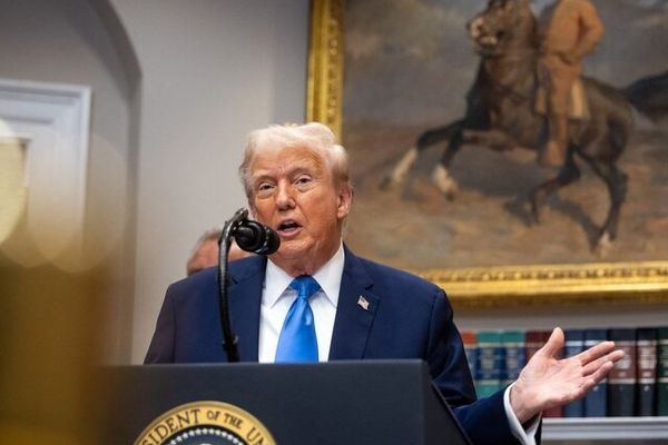 محبوبیت ترامپ به ۳۸ درصد سقوط کرد