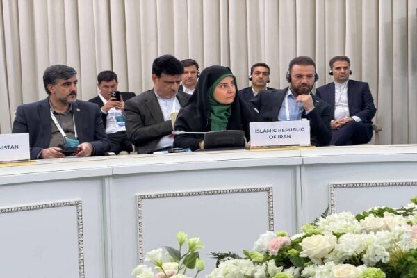 وزیر راه و شهرسازی بر تامین امنیت کریدورهای حمل‌ونقل به نفع همه کشورهای منطقه تاکید کرد
