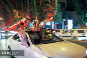 شادی مردم پس از صعود تیم ملی فوتبال به جام جهانی روسیه (2)