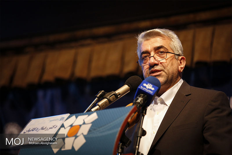 قصد داریم با استفاده از منابع انسانی خود بر تحریم ها غلبه کنیم
