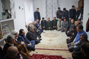 وزیر صمت از خانواده‌های جانباختگان معدن دامغان دلجویی کرد