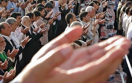 علم چراغی است که هر جرقه اش عالمی را منور میکند