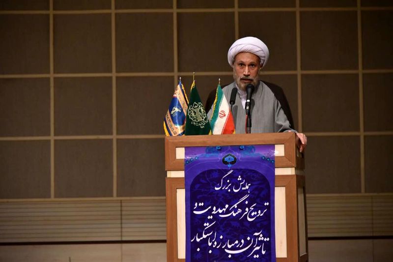 مبارزه با استکبار از همین نزدیکیهای خودمان شروع میشود