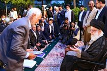 جمعی از شاعران و اهالی فرهنگ و ادب با رهبر معظم انقلاب دیدارکردند