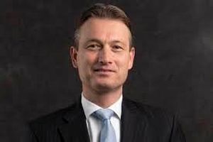 با تمام کسانی که زلزله زندگی‌شان را تحت تاثیر قرار داد همدردی می‌کنیم