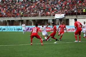 سپیدرود رشت مهمان تراکتور سازی است