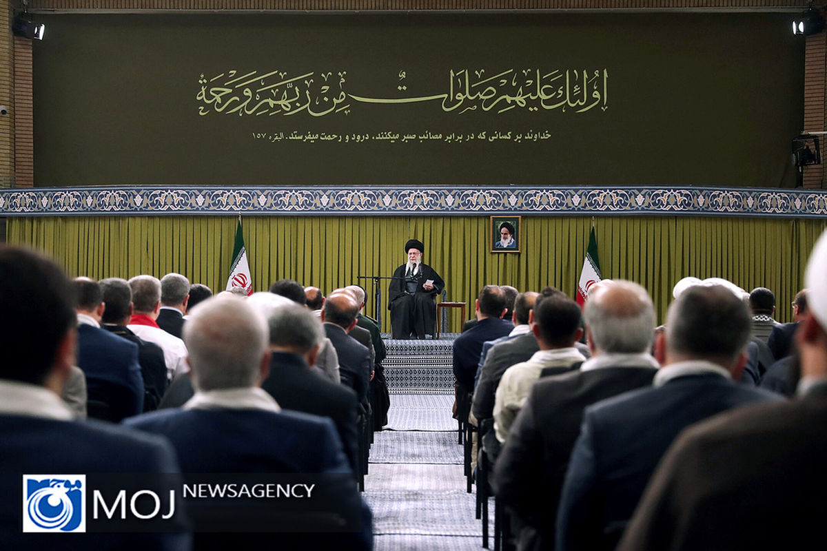 دیدار دست‌اندرکاران کنگره ۲۴ هزار شهید خوزستان با رهبر انقلاب