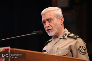 فرمان مقام معظم رهبری مستمر است و نیروهای مسلح با همه امکانات به سیل‌زدگان خدمات‌رسانی می‌کنند