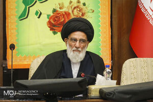 امام در تاریخ زنده خواهد ماند
