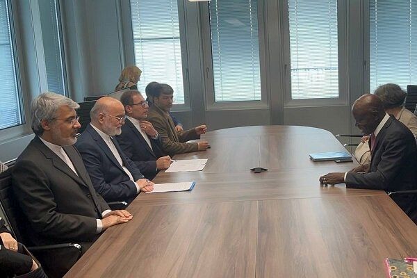 سازمان بین‌المللی کار از رویکردهای غیر فنی و سیاسی پرهیز کند