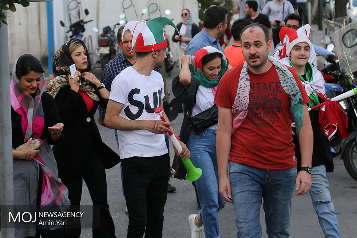 تماشای مسابقات جام جهانی در سینما آزادی