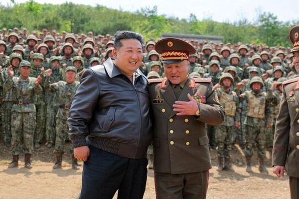 کیم جونگ اون در رزمایش تاکتیکی کره‌شمالی حضور یافت