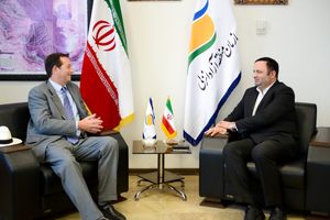 فرصت های سرمایه گذاری منطقه آزاد انزلی را به شرکت های  انگلیسی معرفی می کنم