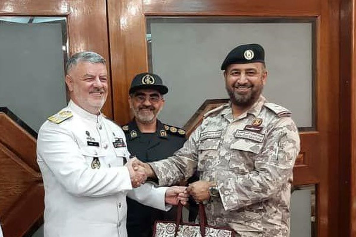 دیدار دریادار خانزادی با فرمانده نیروی دریایی قطر