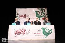 یک میلیارد تومان جایزه برای شاعران و نویسندگان انقلاب / انقلاب یک مفهوم زاینده است