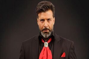 فیلمی از مجید واشقانی بر سر مزار شهید مدافع حرم