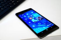 گوشی ضد آب اچ‌پی با ویندوز ۱۰ می‌آید + عکس