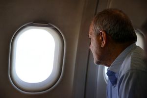 رئیس جمهور در بازدید هوایی شاهد آخرین وضعیت بندر شهید رجایی شد/ عیادت از مصدومان حادثه بندرعباس + فیلم و تصاویر