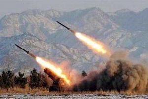 مقر مزدوران سعودی هدف موشک توچکا قرار گرفت + عکس