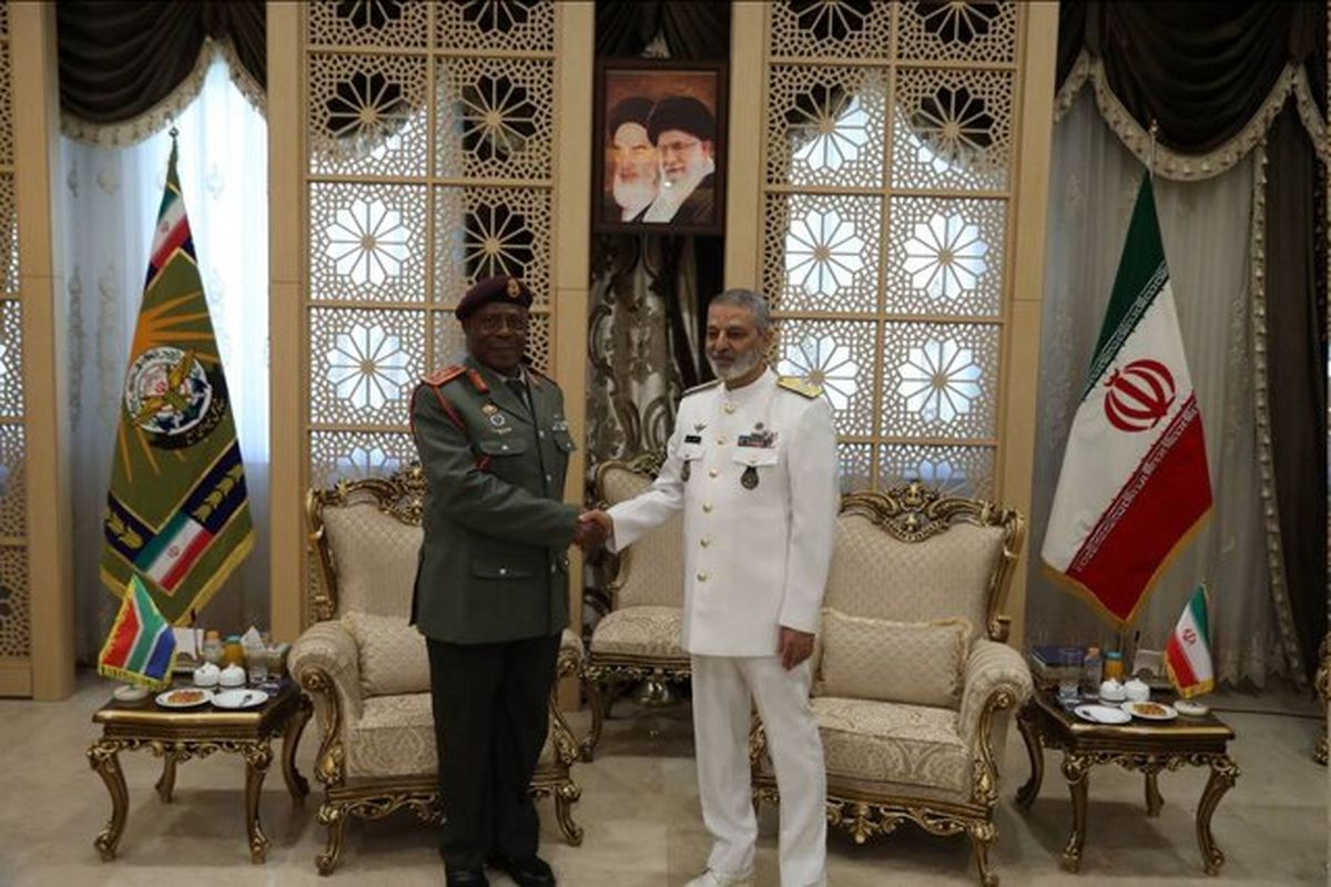 سرلشکر موسوی، رئیس ستادکل نیروهای مسلح در دیدار فرمانده نیروهای دفاع ملی آفریقای جنوبی