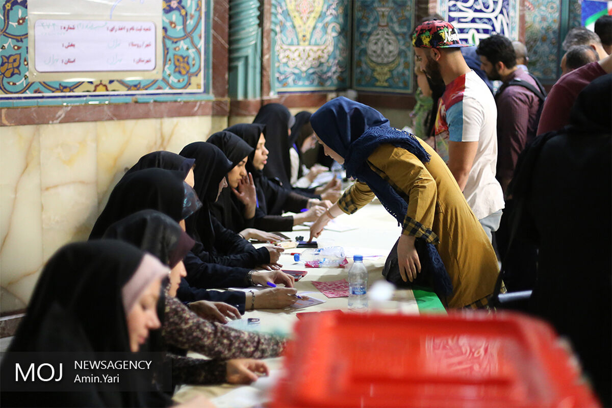 ساعات پایانی انتخابات در حسینیه ارشاد