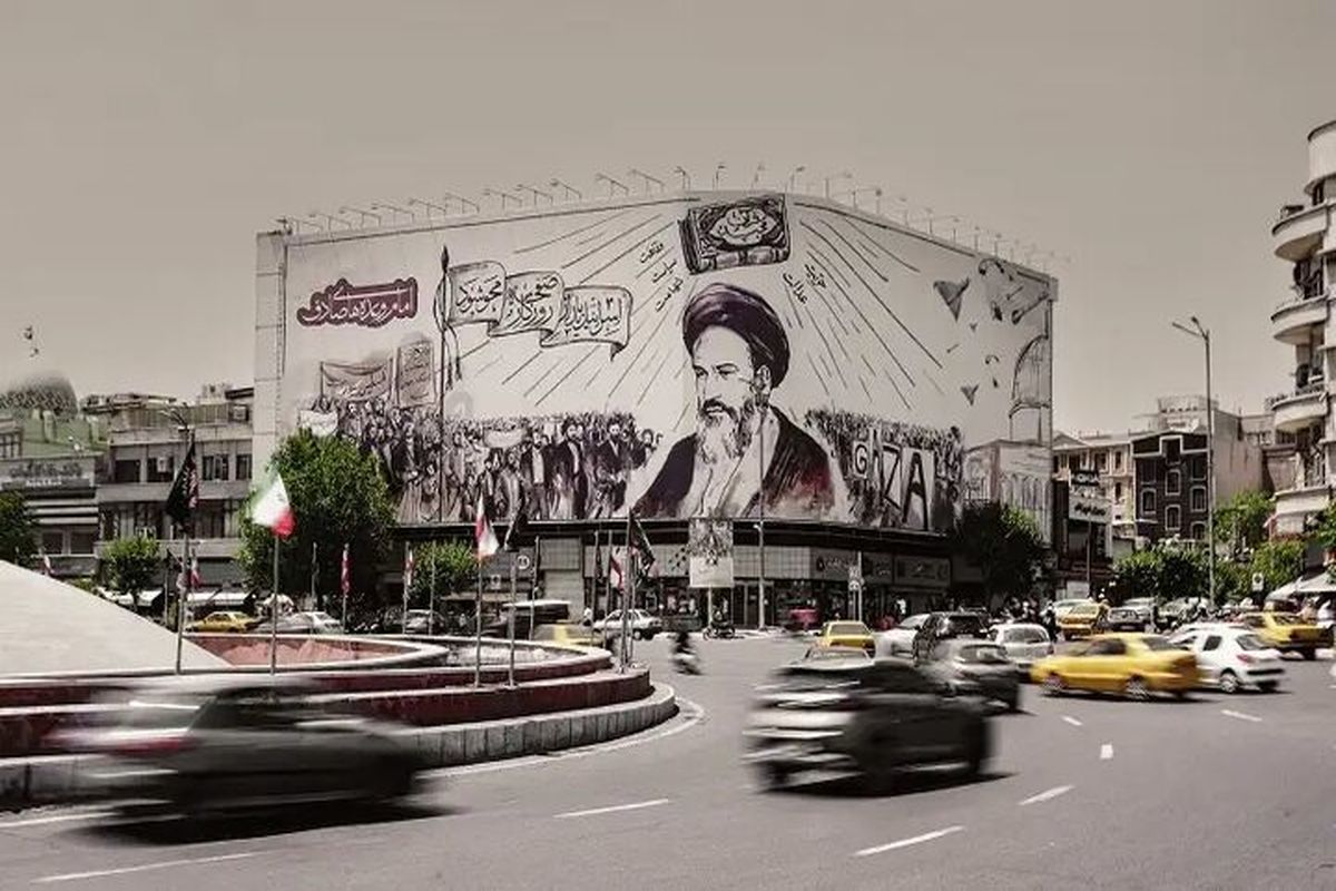 دیوارنگاره جدید میدان انقلاب