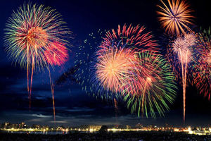 نورافشانی ۴۰ نقطه از کلانشهر شیراز در شب پیروزی انقلاب/ضیافت نورافشانی با بانگ الله اکبر 