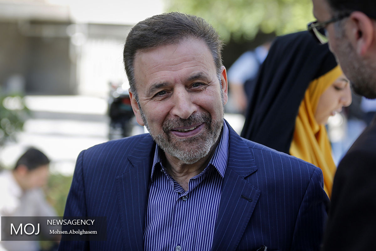 حاشیه جلسه هیات دولت/ واعظی