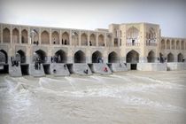 زاینده‌رود تا ۱۵ خرداد ماه جریان دارد