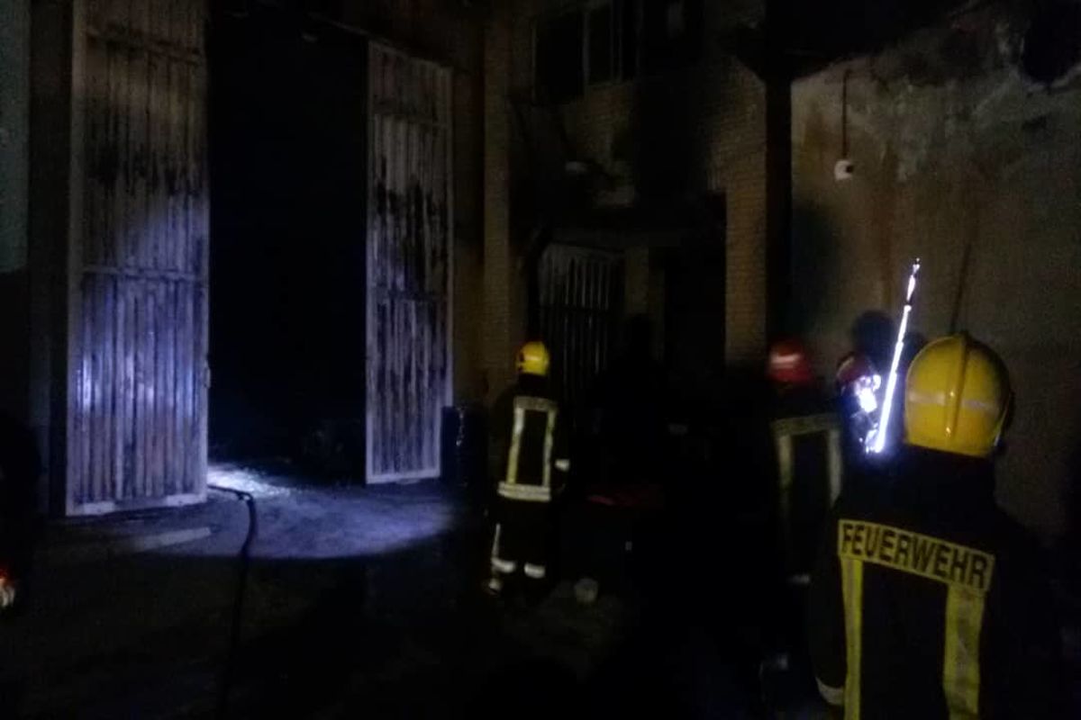  آتش سوزی در کارخانه کفش