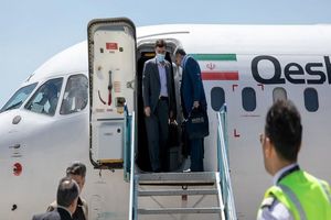 رئیس بنیاد شهید به نمایندگی از رئیس جمهور وارد کرمان شد